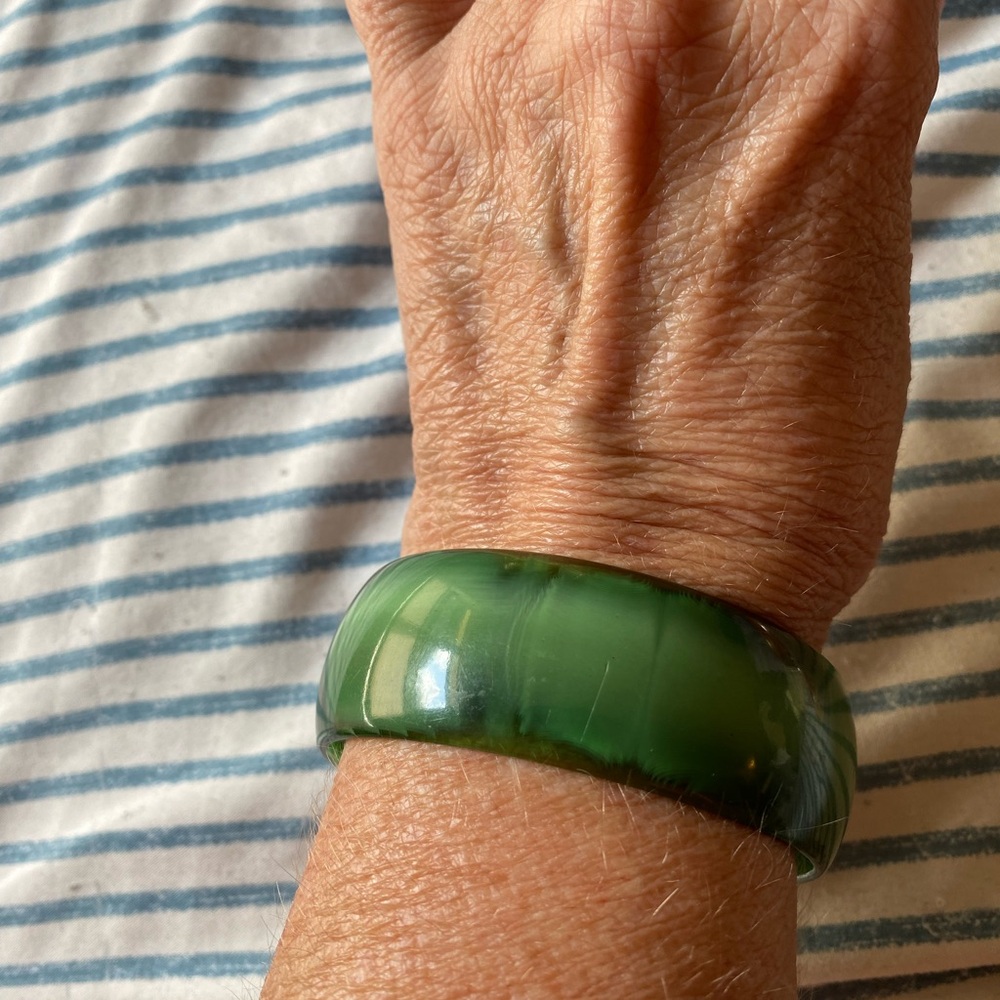 Green Bakelite Bangle Bracelet